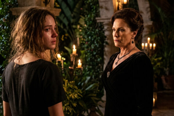 El Precio de la Apariencia: Cómo un Vestido Bordado Desató la Lección ...