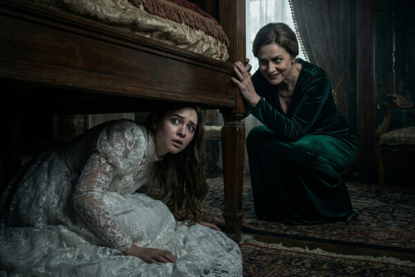 El Eco de una Traición Bajo la Cama Nupcial: Cómo mi Noche de Bodas se...